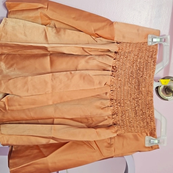 Lyaner Women's Casual High Waisted Buttoned Ruffle Wide Leg Shorts - Picture 3 of 4